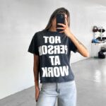 REMERA WORK - Gris