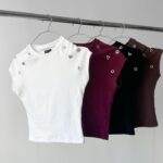 Remera Rib Ojalillos Forms - bordo