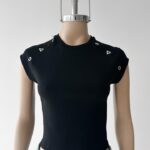 Remera Rib Ojalillos Forms - bordo