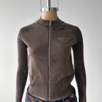 Sweater Campera Vintage Chapita - gris - l
